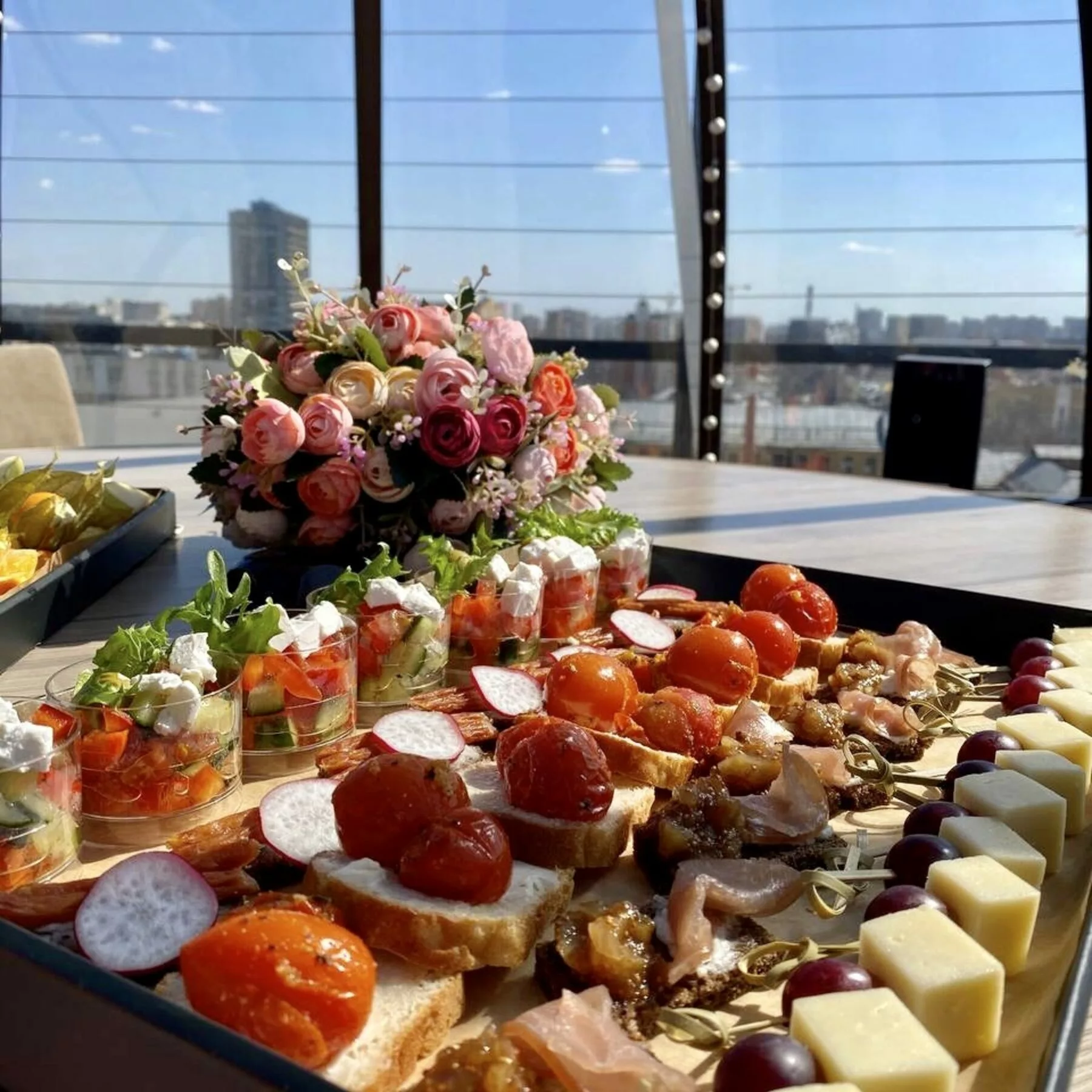 сеты на столе