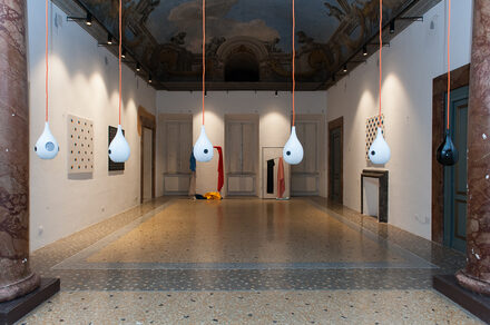 Contemporary cluster