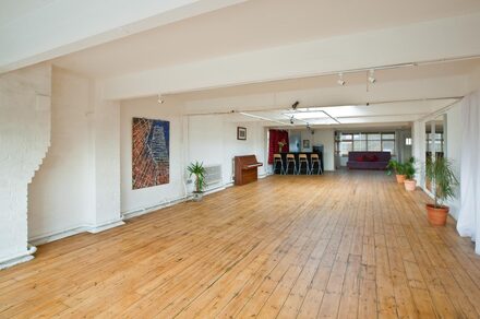 Whole venue at 4th Floor Studios