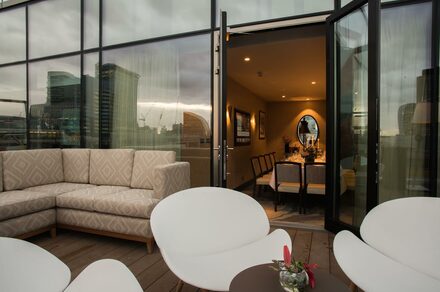 Palm Rooms и Palm Terrace