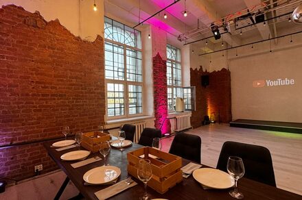 Stylish loft with high ceilings