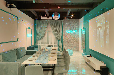 Tiffany. Изысканный лофт с мебелью, светомузыкой и караоке