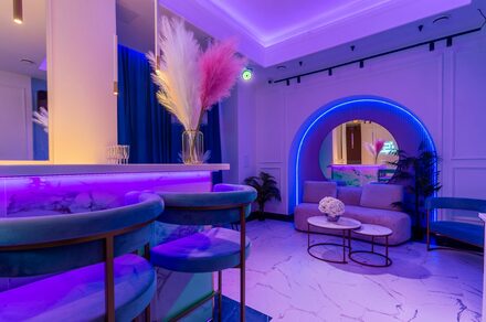 Неоновый лофт для мероприятий