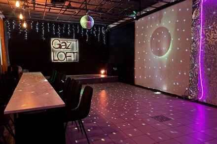 Gaz loft со сценой рядом с метро