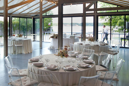 Банкетный зал в яхт-клубе "Родина"