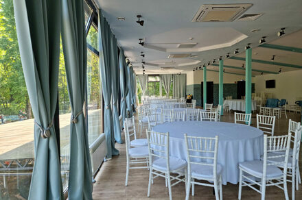 Риони. Банкетный зал с верандой