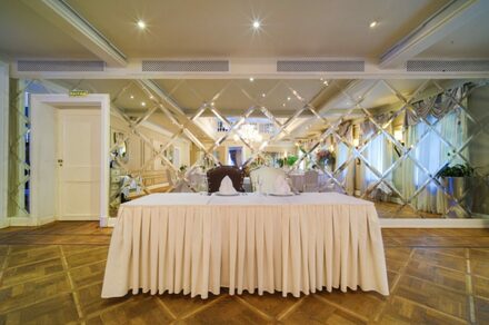 Гусятникоff. Банкетный зал в стиле усадьбы 18 века