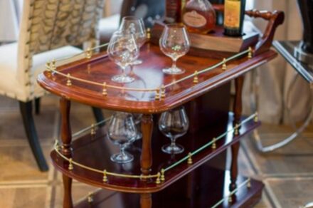 Гусятникоff(Гусятникофф). Зал в стиле эпохи просвещения