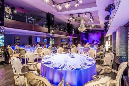 Гусятникоff. Банкетный зал с балконом