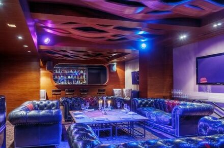 Гусятникоff. Банкетный зал в клубном стиле