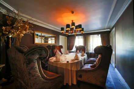 Гусятникоff. Малый банкетный зал на 8 гостей