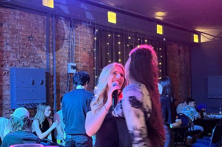 Status Loft. Лофт со сценой и караоке. Типичный Питер