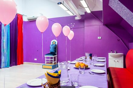 Сказочный город. Ультрафиолетовый зал