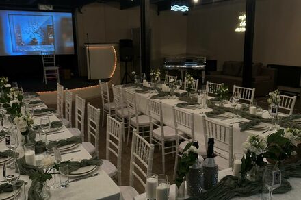 Maybe Loft. Зал Moment