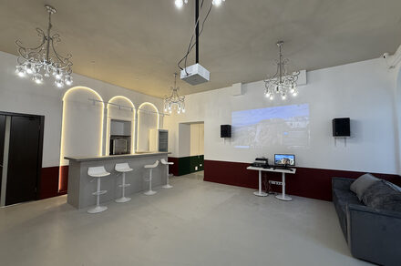 Стильная площадка Суворов холл