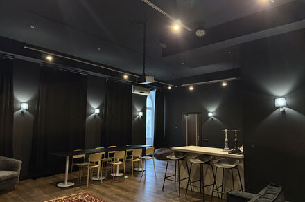 Стильная площадка Суворов холл