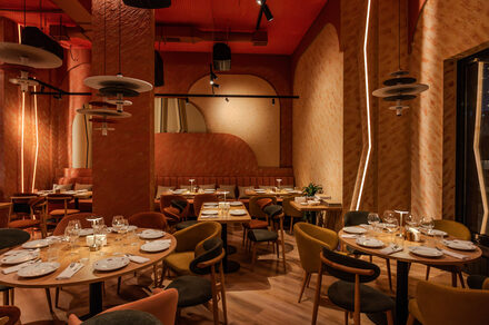 Alare банкетный зал с теплой атмосферой