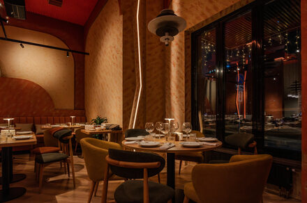 Alare банкетный зал с теплой атмосферой