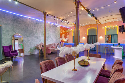 Лофт Мемфис. Зал в итальянском стиле