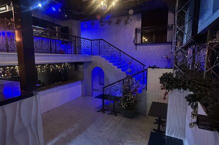 Двухуровневый VERO_LOFT «все включено» с караоке и диджеем