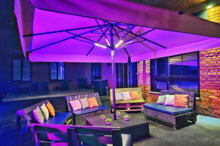 Лофт Комод. Уютный лофт со сценой, караоке и барбекю