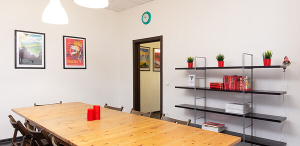 Большая квартира с видом на Невский