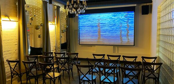 Boutique Hotel Помещение с большими окнами