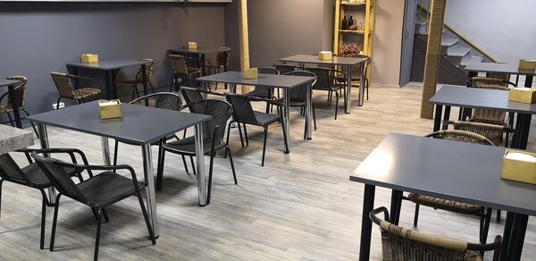 Площадка в строгих тонах для праздничных мероприятий