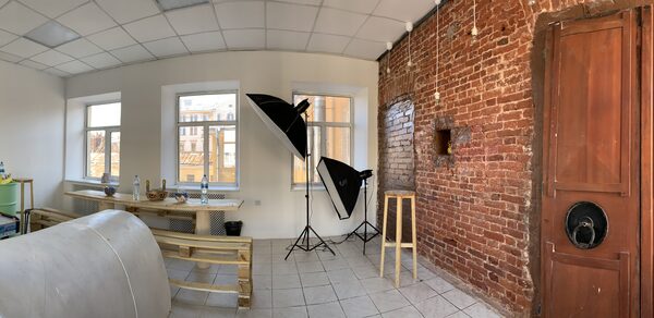 Небольшая трехэтажная площадка