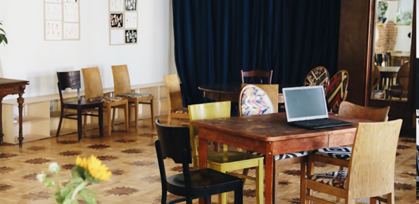  Двухэтажный особняк с уютный интерьером