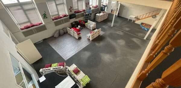 Светлое двухуровневое пространство