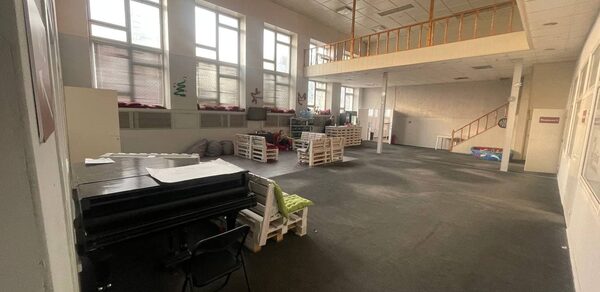 Светлое двухуровневое пространство