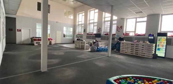 Светлое двухуровневое пространство
