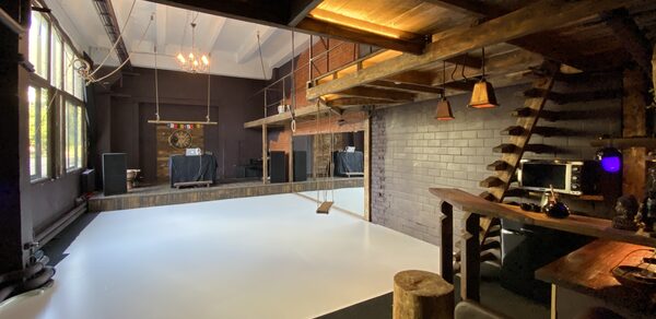 Лес. Театральный лофт для креативных событий