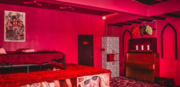 Home Video Лофт-квест 18+