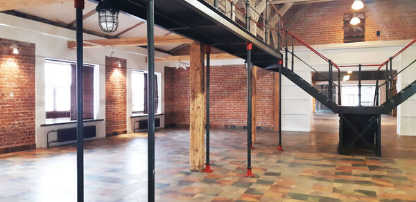 Просторный двухэтажный лофт