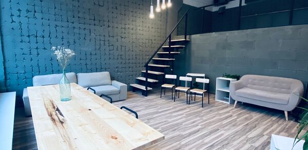 Loft Leningrad (Лофт Ленинград). Элегантный лофт в минималистичном стиле