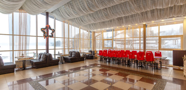 Курголовский Берег Банкетный зал на берегу озера