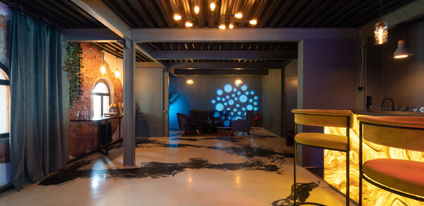 Стилизованный двухэтажный лофт