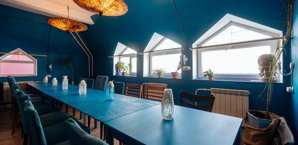 Тхали Зал с выходом на веранду