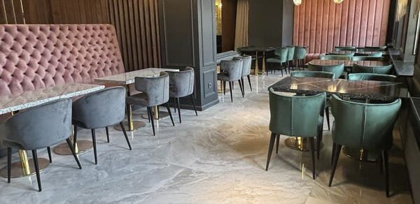 Acqualina Apartments Просторный зал при отеле 