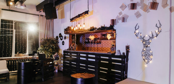 Rii Lee Loft. Стилизованный лофт с качелями