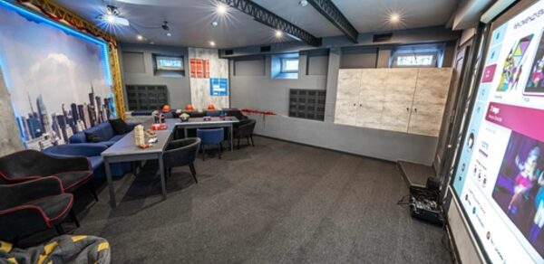 Стильный зал в стиле Манхэттен 