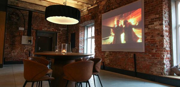 БРУСНИЦЫН ЛОФТ. Большой лофт на берегу залива