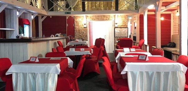 Атмосферный зал в центре Новосибирска