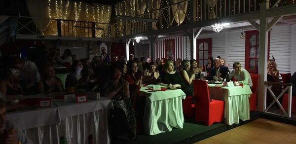 Атмосферный зал в центре Новосибирска