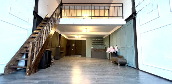 Poire Просторный двухуровневый лофт 