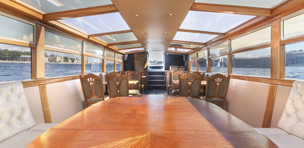 Комфортабельный теплоход