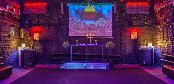 Loftblackout. Эксклюзивный черный лофт с летней террасой