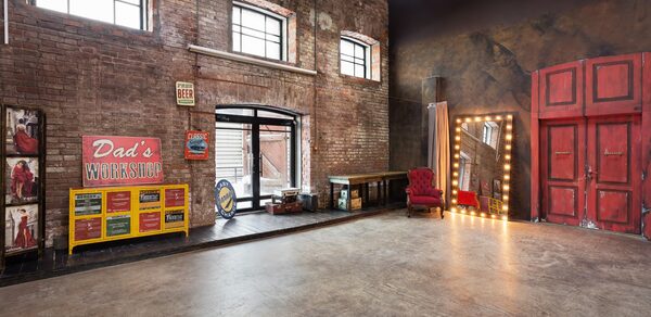 Apriori Photo Коричневый лофт с верандой